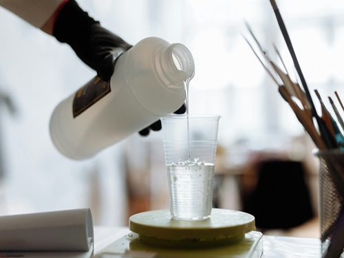 प्लास्टिक उत्पादन में 2-imidazolidinone का अनुप्रयोग